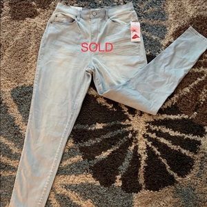 ✨NEW Light colored blue jeans